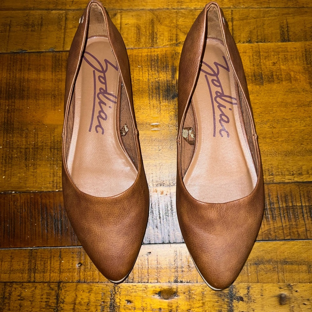 Size 7.5 | zodiac flats - brown leather